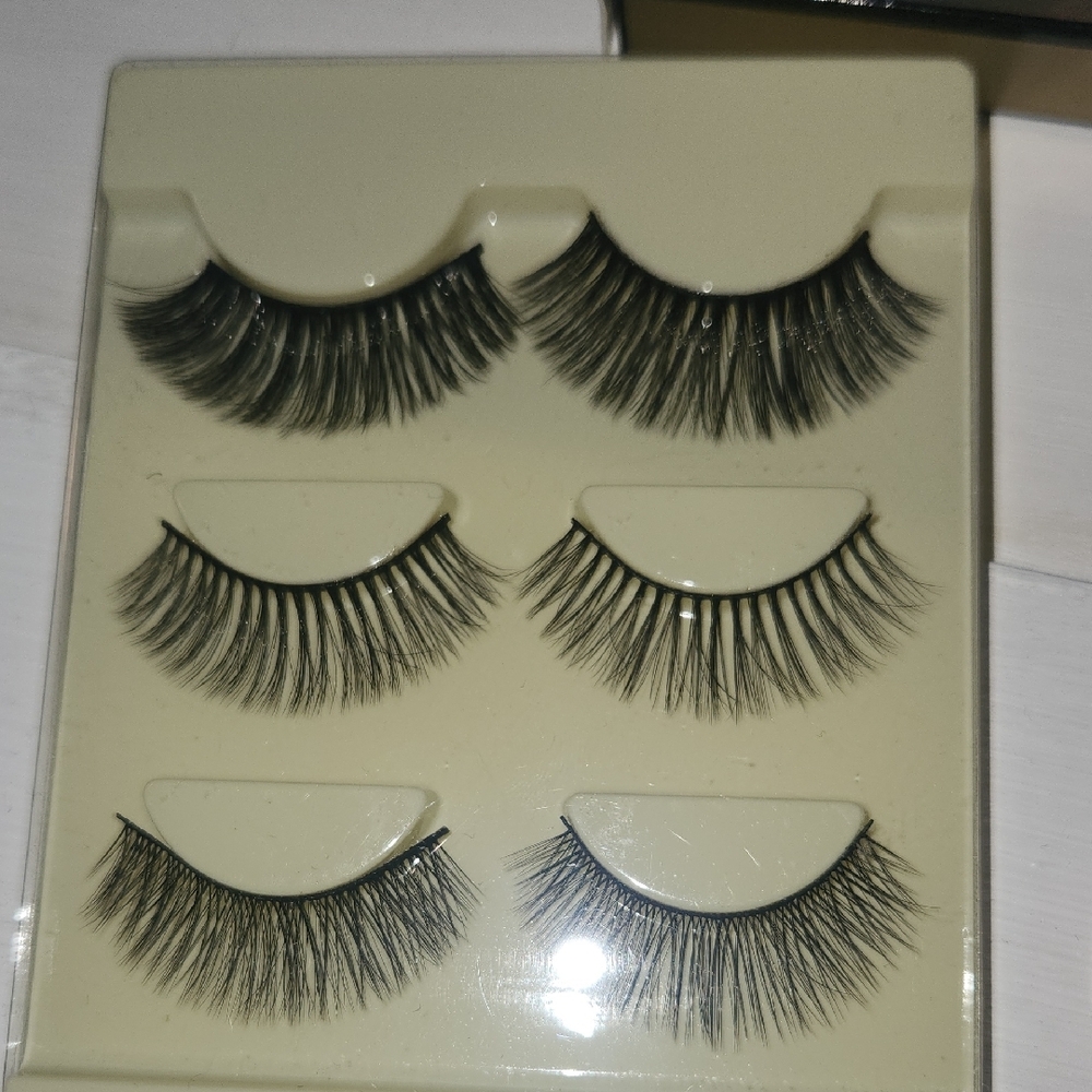 Revlon Define Eyelashes - Black - Picture 5 of 6